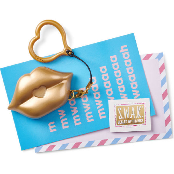 S.W.A.K.  Интерактивная игрушка-брелок «Волшебный поцелуй: Золотой  поцелуй»